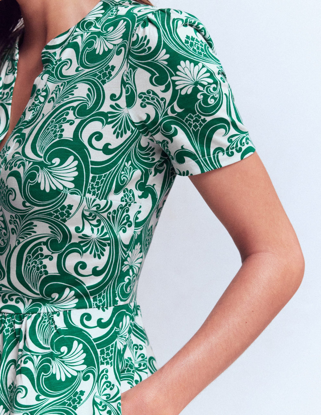 Naomi Short Sleeve Dress-Jewel Green, Foliage Whirl